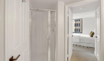 1021 N GARFIELD St N 606, Arlington, VA 22201