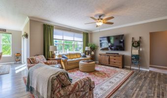 3028 Canterbury Ct, Albany, OH 45710