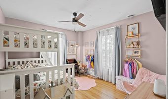 36 Henrietta St, Amsterdam, NY 12010