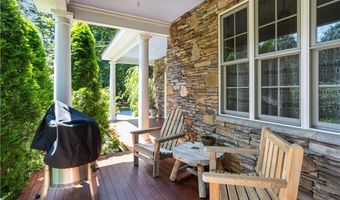93 Kickemuit Ave, Bristol, RI 02809
