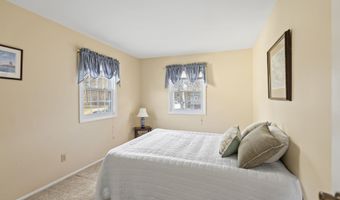 11 Westchester Dr, Albany, NY 12205