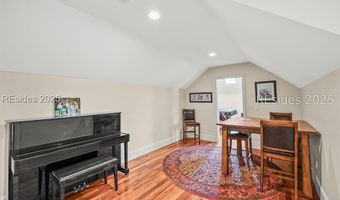 30 Dolphin Point Dr, Beaufort, SC 29907