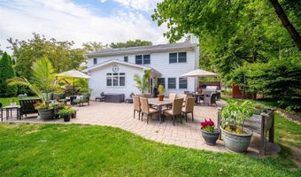 28 Haskell Ave, Airmont, NY 10901