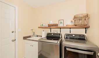 225 Linwood Ln, Aurora, OH 44202