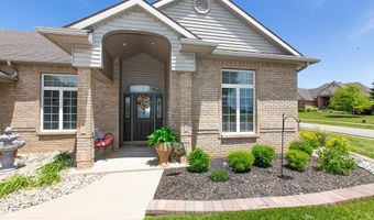 616 N Easton Dr, Angola, IN 46703