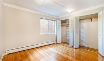 1249 Island Dr 101, Ann Arbor, MI 48105