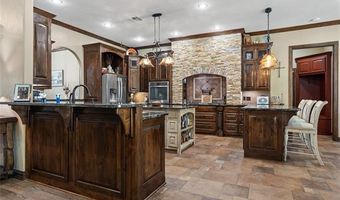 579 Chateau Bnd, Ardmore, OK 73401