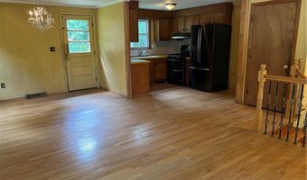 10 Lawnwood Rd, Coventry, RI 02816