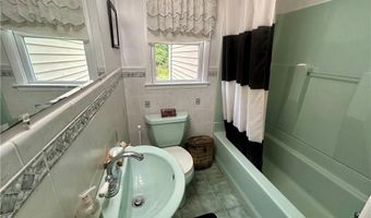 164 Knotty Oak Rd, Coventry, RI 02816