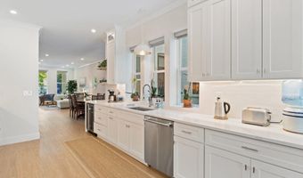922 8TH St NE, Washington, DC 20002