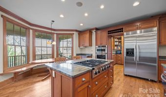 47 Cedar Hill Dr, Asheville, NC 28803