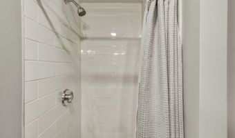 40 Vantana Dr, Bristol, CT 06010