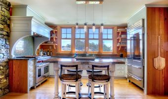 294 Ocean Ave, Newport, RI 02840