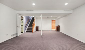 1480 Kelly Green Dr, Ann Arbor, MI 48103