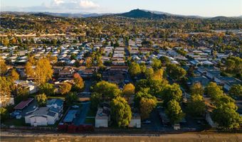 2536 White Oak Pl 2, Escondido, CA 92027