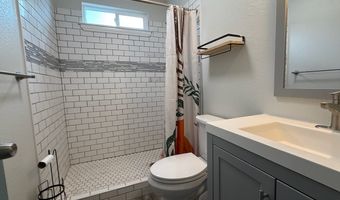 4352 Keaka Dr, Honolulu, HI 96818