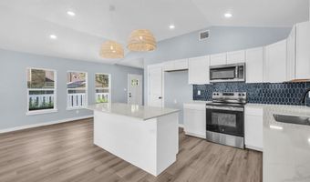 712 W Lake Dr, Weatherford, TX 76087