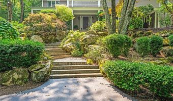 60 Pheasant Dr, East Greenwich, RI 02818