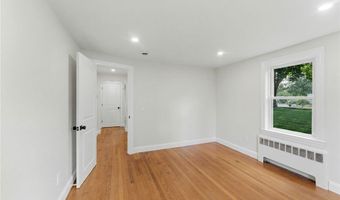 28 Plain St, East Providence, RI 02916