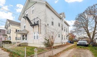 13 Elizabeth St, Cumberland, RI 02864