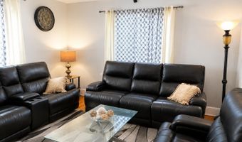 122 Whitney St, Auburn, ME 04210