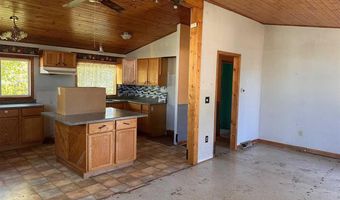 28 Cypress Blvd, Babbitt, MN 55706