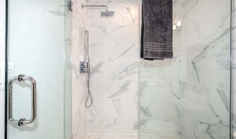 2601 30TH St NE 11, Washington, DC 20018