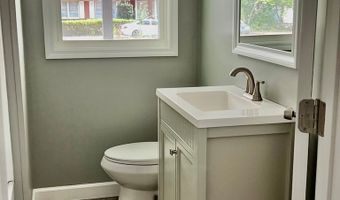 309 E Wayne St, Adel, GA 31632