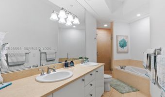 20000 E Country Club Dr 416, Aventura, FL 33180