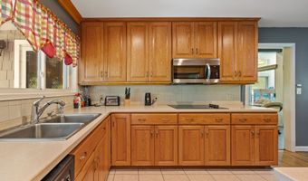 109 Country Club Rd, Avon, CT 06001