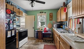 1320 N HARRIMAN St, Appleton, WI 54911