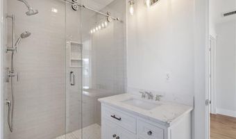 1 Knowlton Ct, Bristol, RI 02809