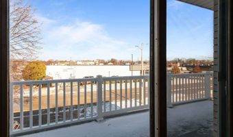 701 E LONGVIEW Dr, Appleton, WI 54911