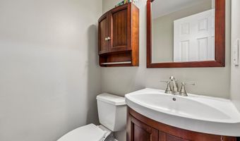 3802 IVANHOE Ln, Alexandria, VA 22310