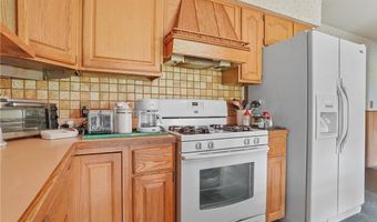 136 N Chillicothe Rd, Aurora, OH 44202