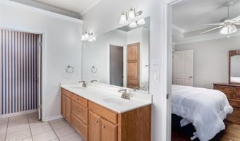 222 Country Club Dr, Benton, LA 71006