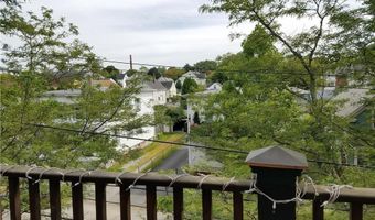 3 Bay View Ave 6, Bristol, RI 02809