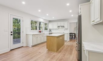 10630 Timberstone Rd, Alpharetta, GA 30022