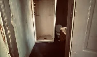 400 1st St, Anderson, MO 64831