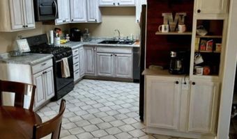 703 Redfern Dr, Beech Grove, IN 46107