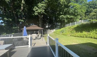15 Farnam Hl, Bethel, CT 06801