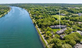 17 Ships Way, Bourne, MA 02532