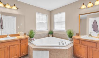 4 Adrift Ave, Barnegat, NJ 08005