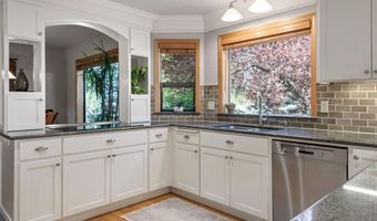 62824 Loma Vista Dr, Bend, OR 97701