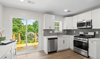 3813 Brookchase Ln, Charlotte, NC 28205
