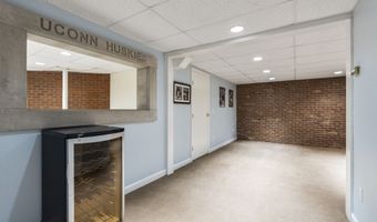 16 Cider Mill Rd, Burlington, CT 06013