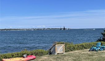 4 Hull Cove St, Jamestown, RI 02835