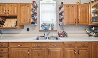 922 3rd Ave, Ackley, IA 50601