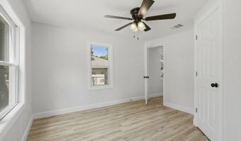 119 E Pearl St, Aurora, MO 65605