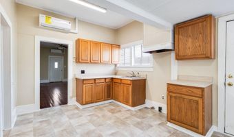 801 Godchaux St, Abbeville, LA 70510